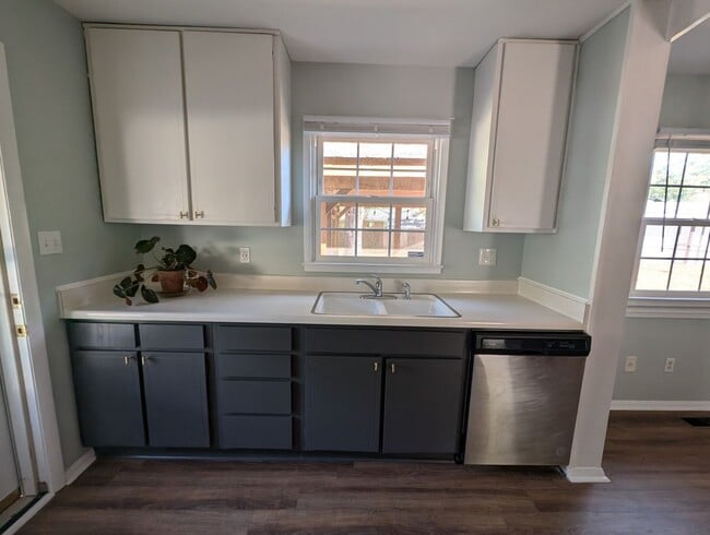 Photo - 1208 Somerset Rd