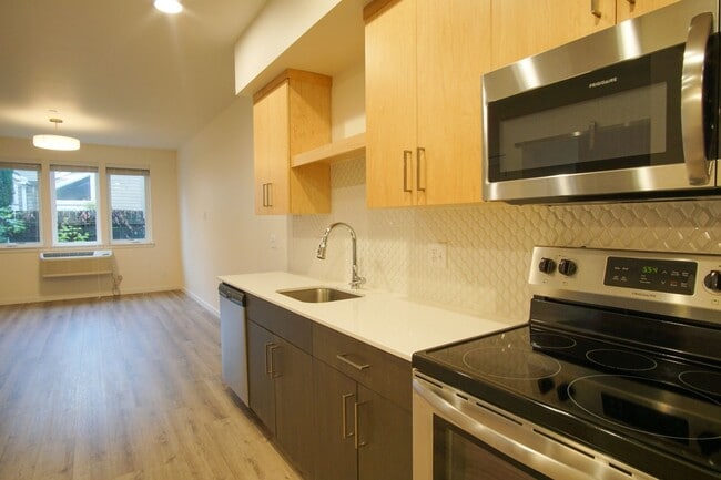 Photo - Spacious 2nd Floor 2-Bed in John's Landing w/Condo-Grade Finishes + A/C! Unit 201