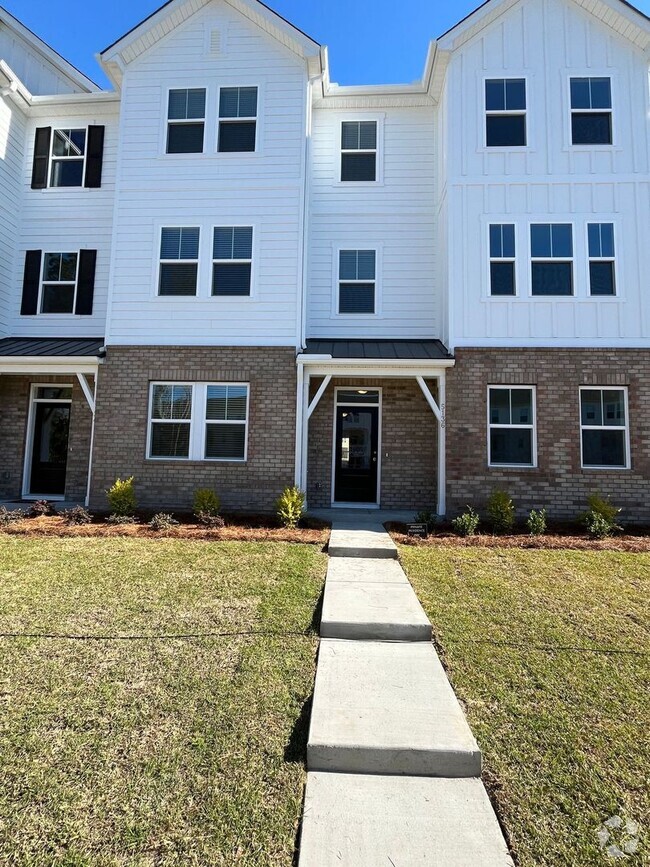 Building Photo - Beautiful Brand-New Home in Crowfield~