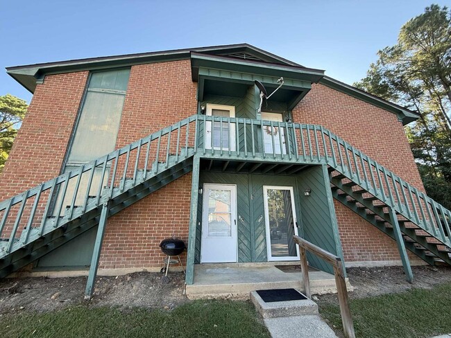 Building Photo - 500 Grant St Unit 114 D