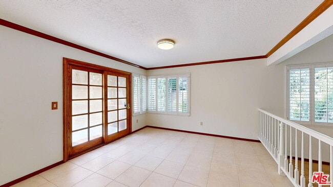 Photo - 7814 Woodhall Ave