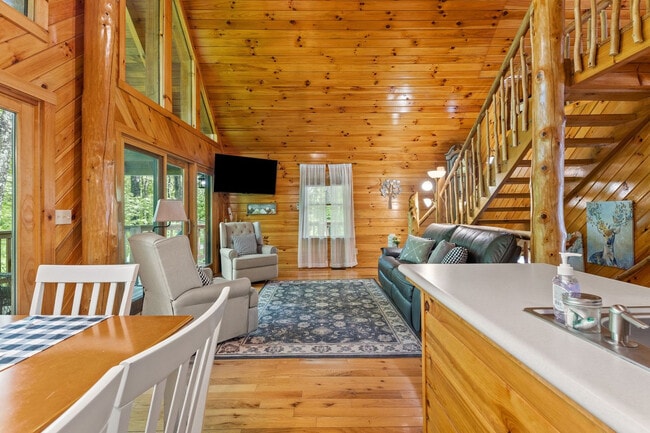 Building Photo - 90 L&E Railroad Pl Rental