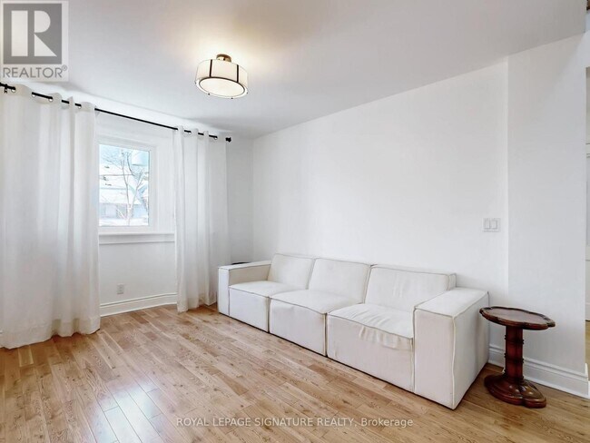 Photo - 117 Westmount Ave