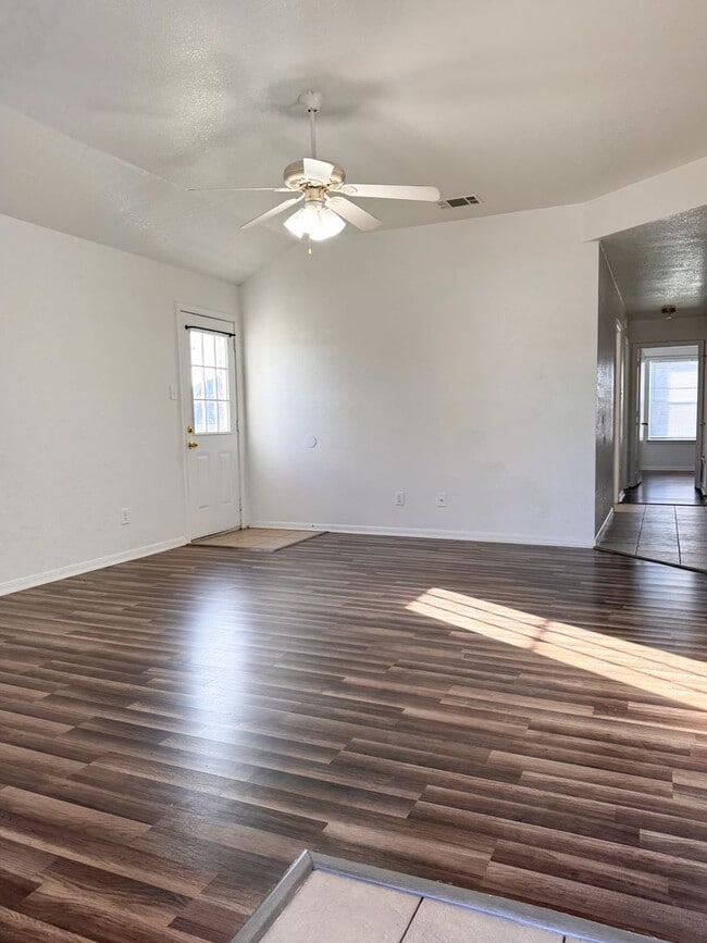Photo - 502 Bermuda St Unidad #A