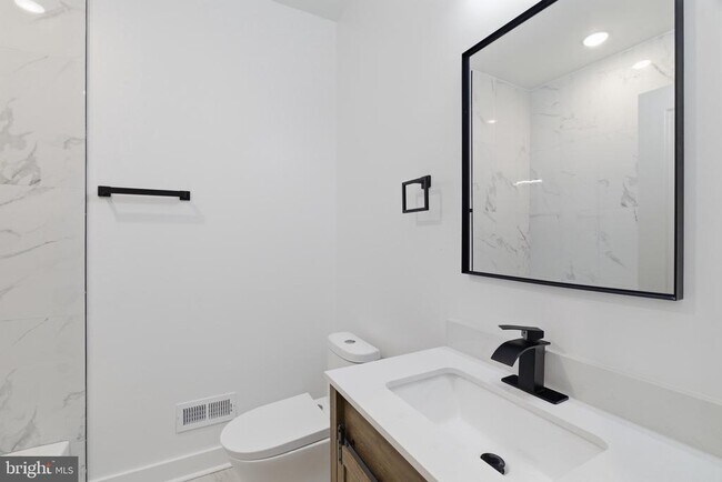 Photo - 617 W Cumberland St Unit 2