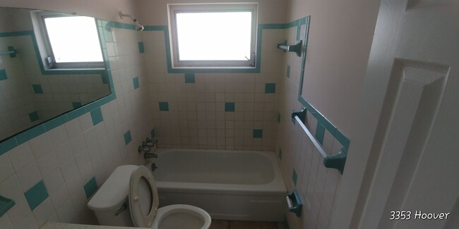 Photo - 2333 Roselawn Dr