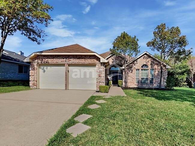 Building Photo - 733 Grandview Ave