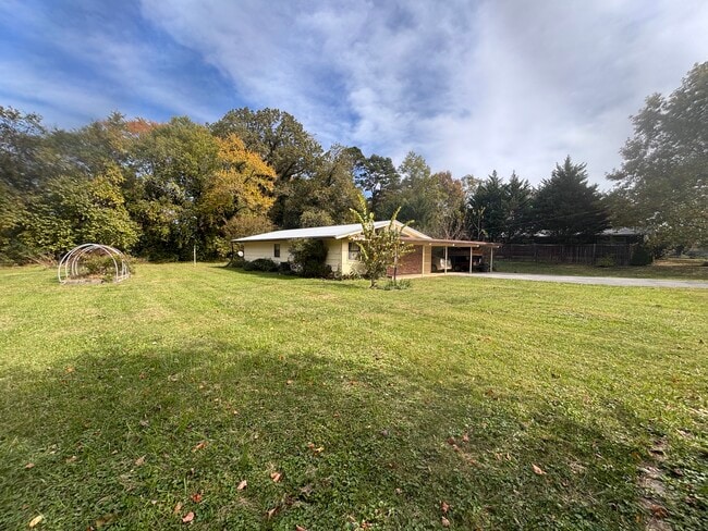 Photo - 920 Wesley Rd NW