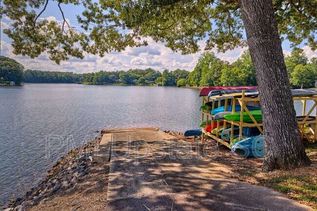 Photo - 98 Topsail Ct