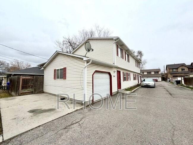 Building Photo - 326 Fenton Ave