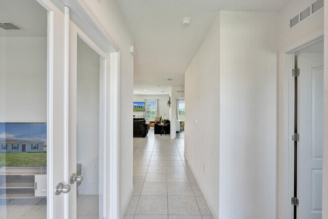 Photo - 1744 SE North Blackwell Dr