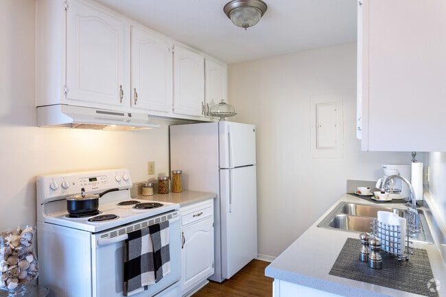 2BR, 1.5BA