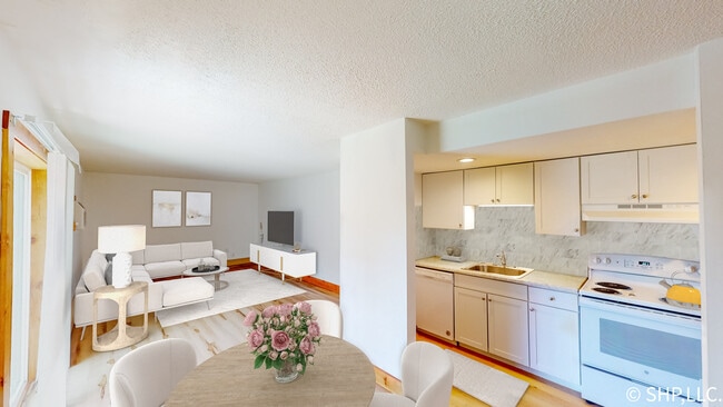 Building Photo - 115 W Lawrence Ave Unit C