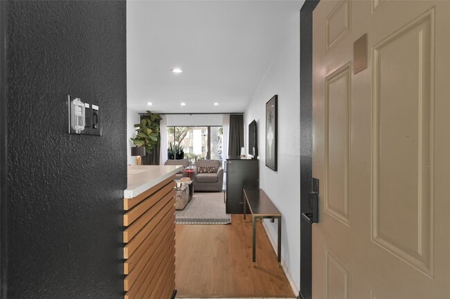 Photo - 12100 Melville Dr Unidad 403D