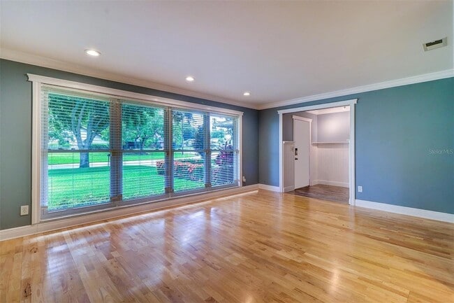 Photo - 2958 Meadow Wood Dr