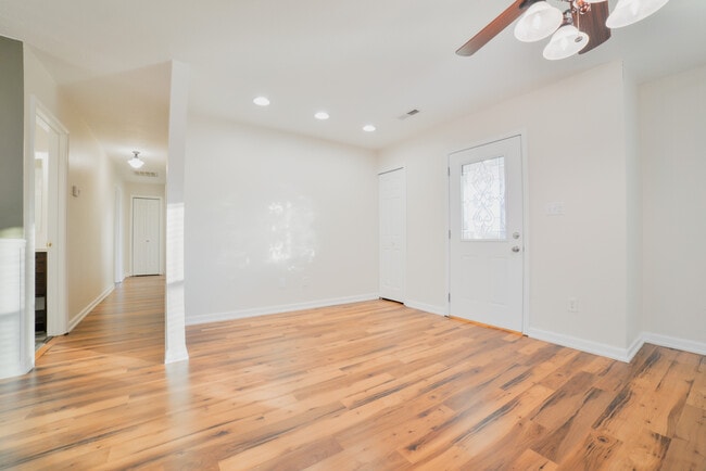 Photo - 398 Shady Brook Dr