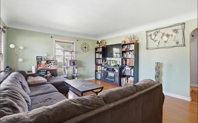 Photo - 1902 Johnson Ave NW