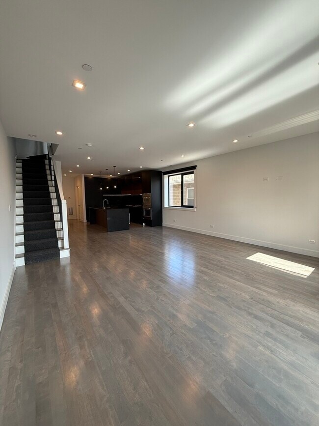 Photo - 719 N Elizabeth St Unit 3N