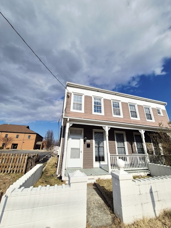 Building Photo - 2820 Q St
