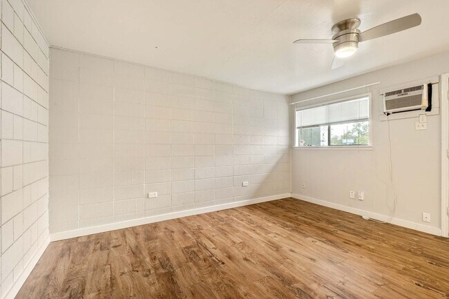 Photo - Recently Remodeled Studio Apartment In Hot... Unidad Apt E