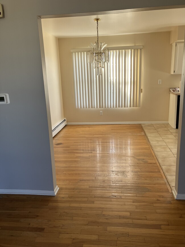 Photo - 136 Maple Ave