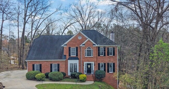 Building Photo - 641 Summertree Ct SE