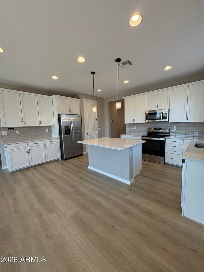 48395 N Dorotea Wy