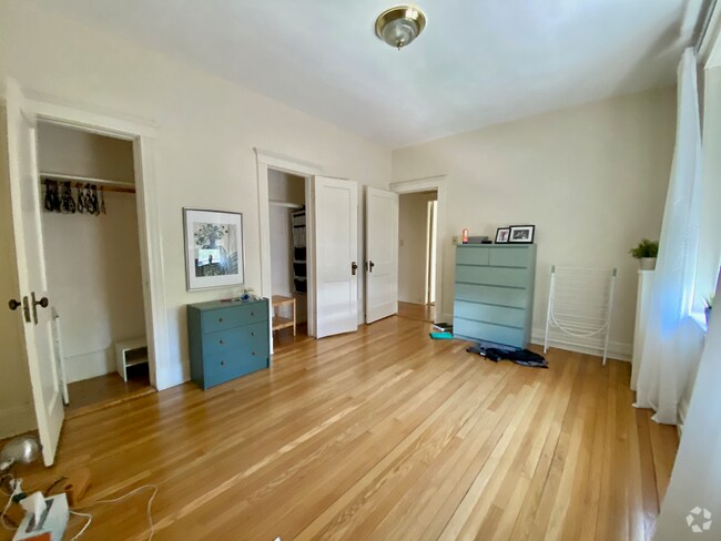 Building Photo - 18 Alton Pl Unit 3 Rental