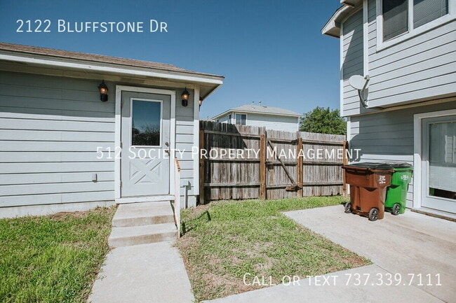 Photo - 2122 Bluffstone Dr