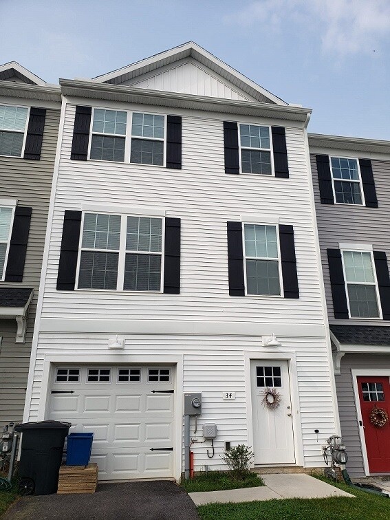 Welcome to 34 Overlook Dr. - 34 Overlook Dr Townhome