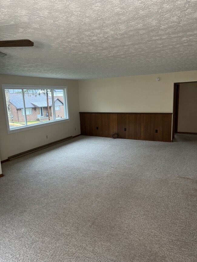 Photo - 889 Ivy Ave Unit 889