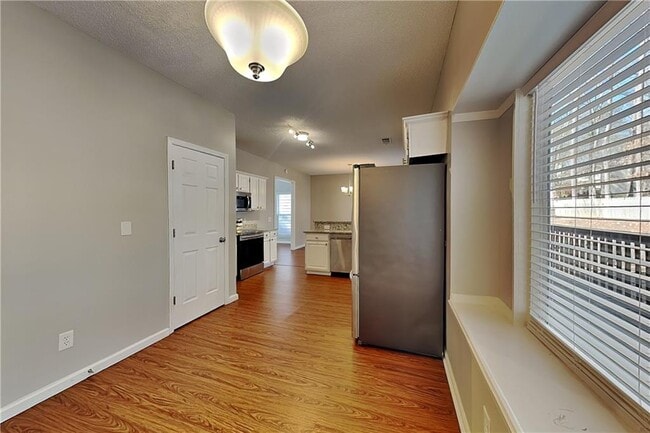 Photo - 390 Greenmont Cir