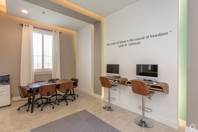 Co-Working/ Creative Lounge