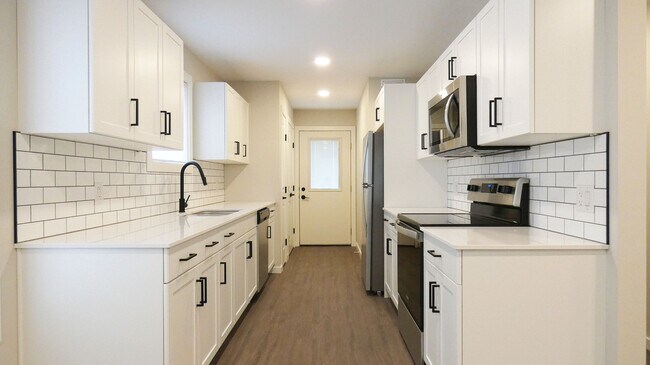 Photo - 531 Regent Ave E