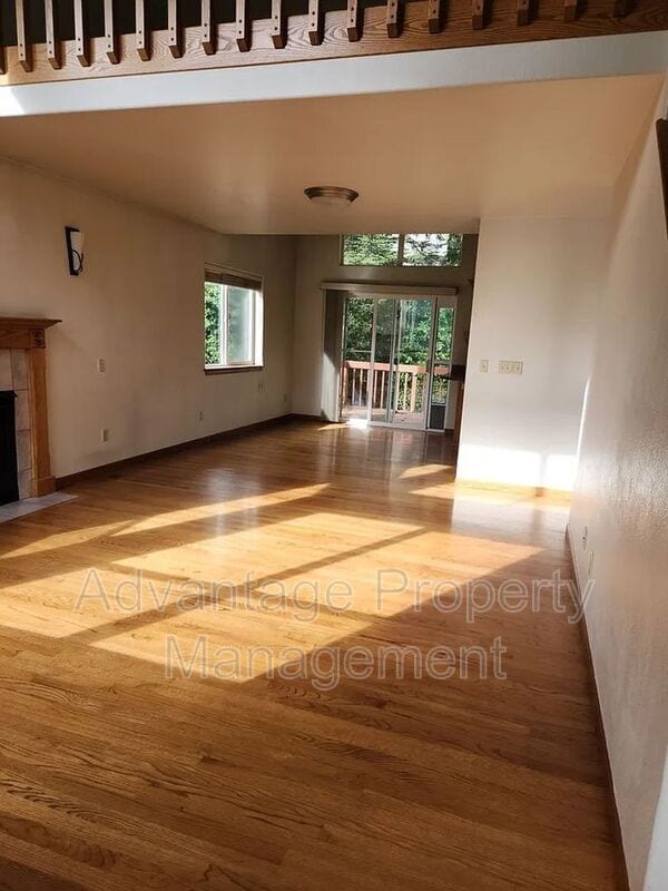Photo - 494 Nandina St