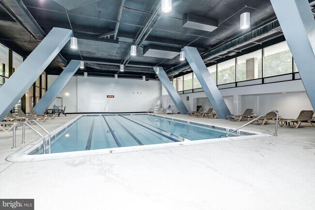 INDOOR POOL, YEAR ROUND! - 3800 Powell Ln Unit 10th floor