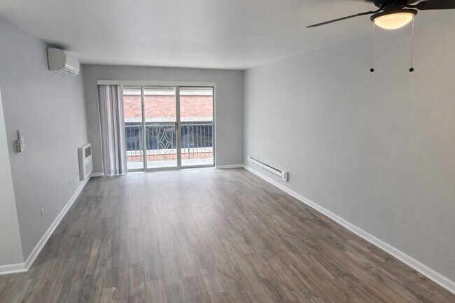 Photo - 5202 Washington St