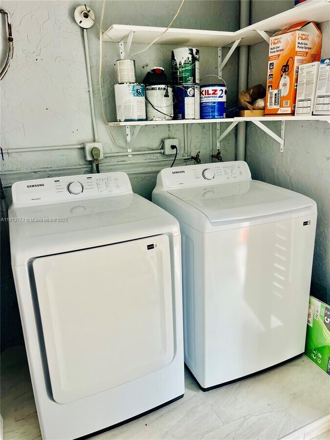 Photo - 1070 W 43rd Pl Townhome