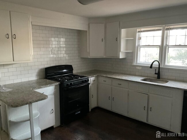 Photo - 60 Kensington Ave