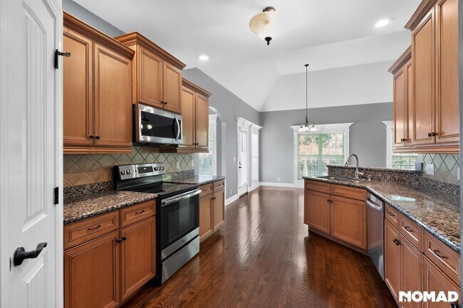 Photo - 2710 United Dr