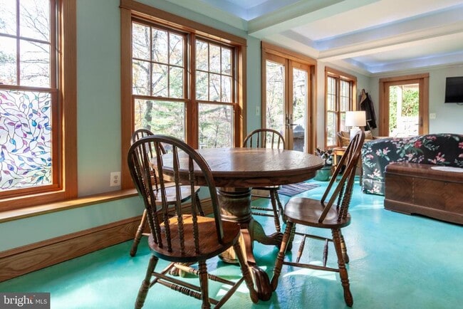 Photo - 807 Dividing Rd