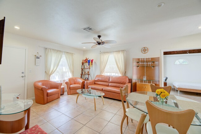 Photo - 1136 NE 17th Way