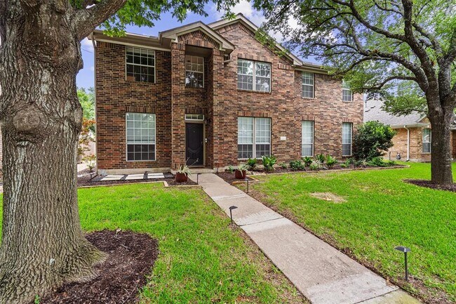 Photo - 1203 Thackeray Ln