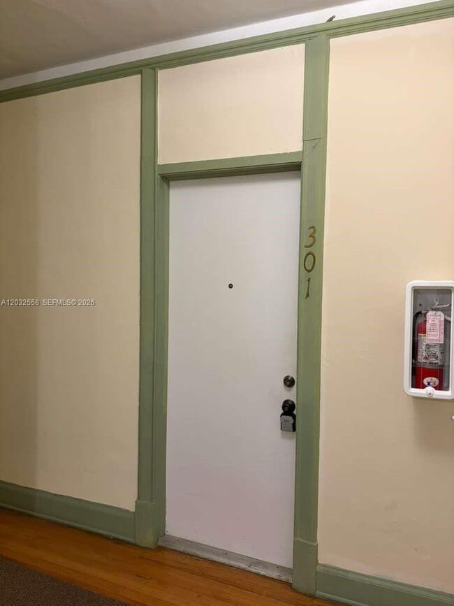 Photo - 900 16th St Unit 301