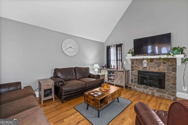 Photo - 22 Valley Creek Dr SW