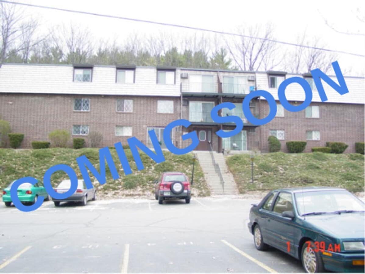 Photo - 2 Pembroke Dr Unit 1