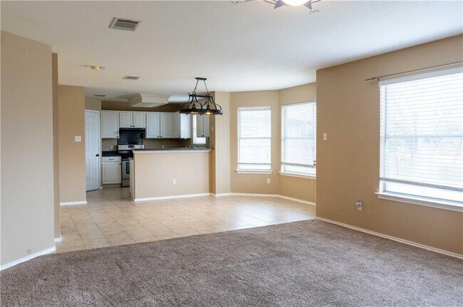 Photo - 1608 Diana Dr