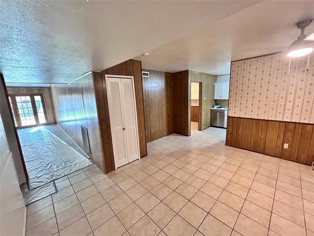 Photo - 705 Edelweiss Dr