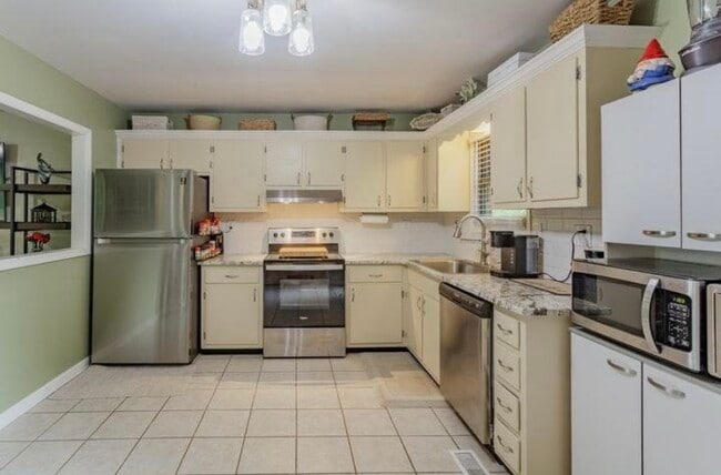 Photo - 2031 Millard Rd