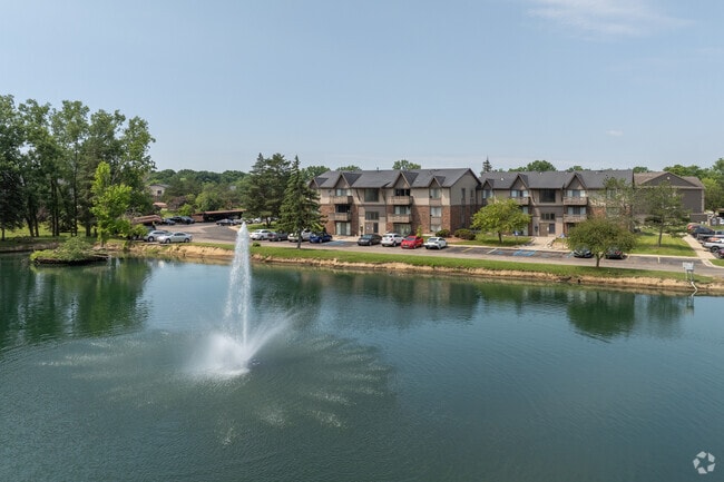 Lakeside Views - Fox Hill Glens